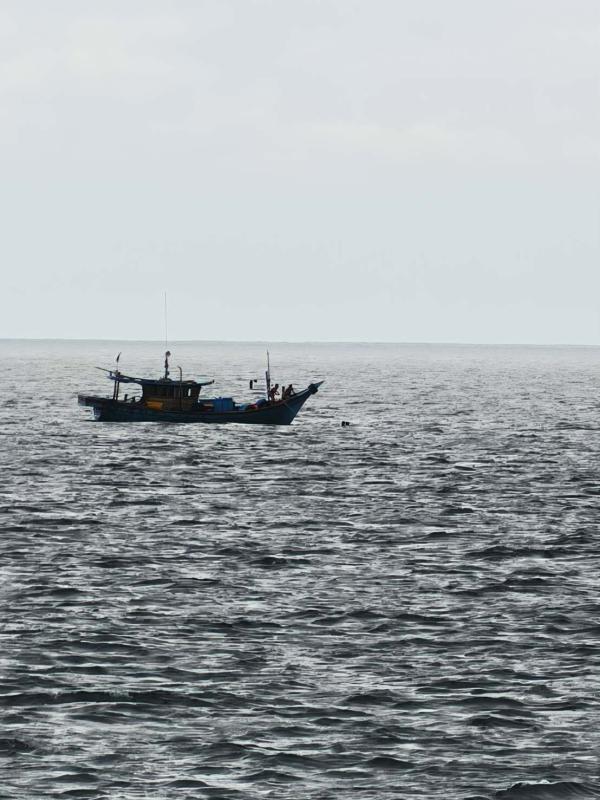 ศรชล สตูล นำเรือรวจการช่วย4ลูกเรือประมงอิเหนา