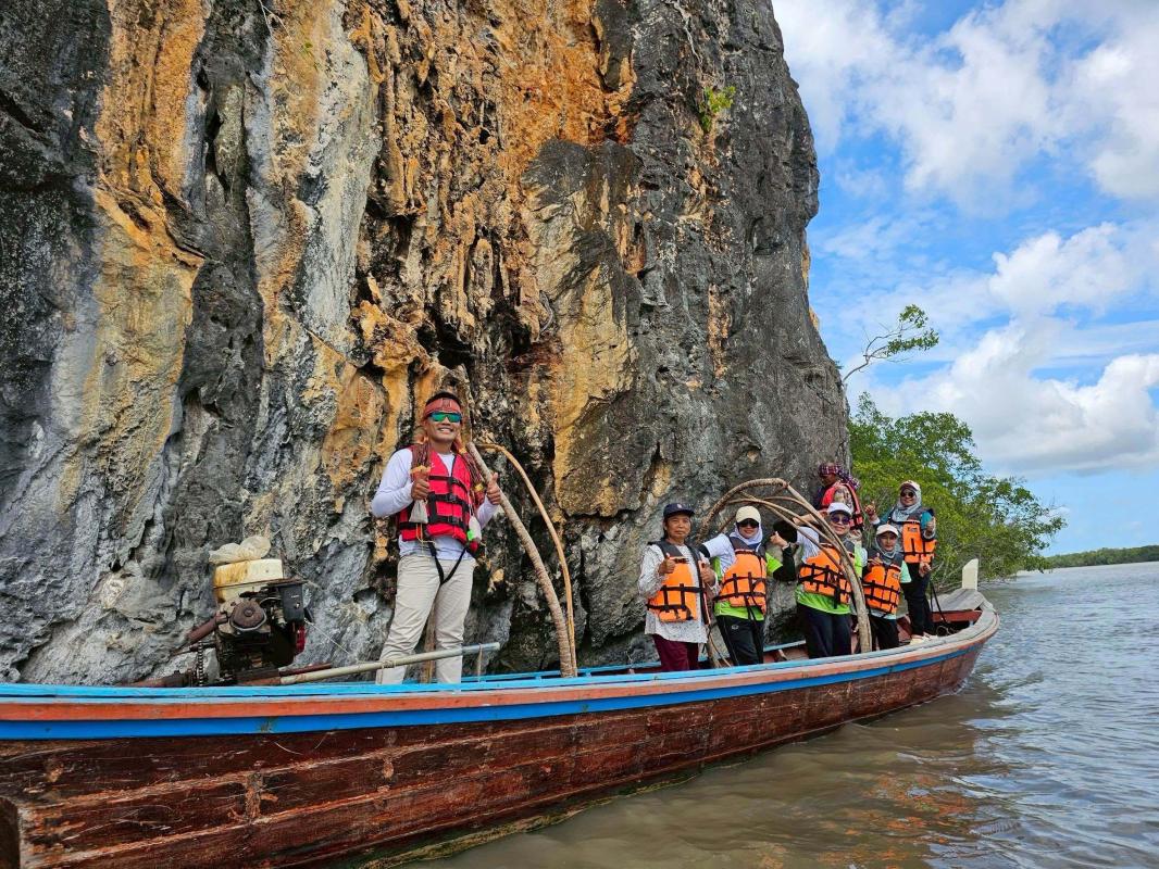 สตูลจัดทริป ท่องำพร สายธารบูเก็ตบุหงาเลชมโลมา
