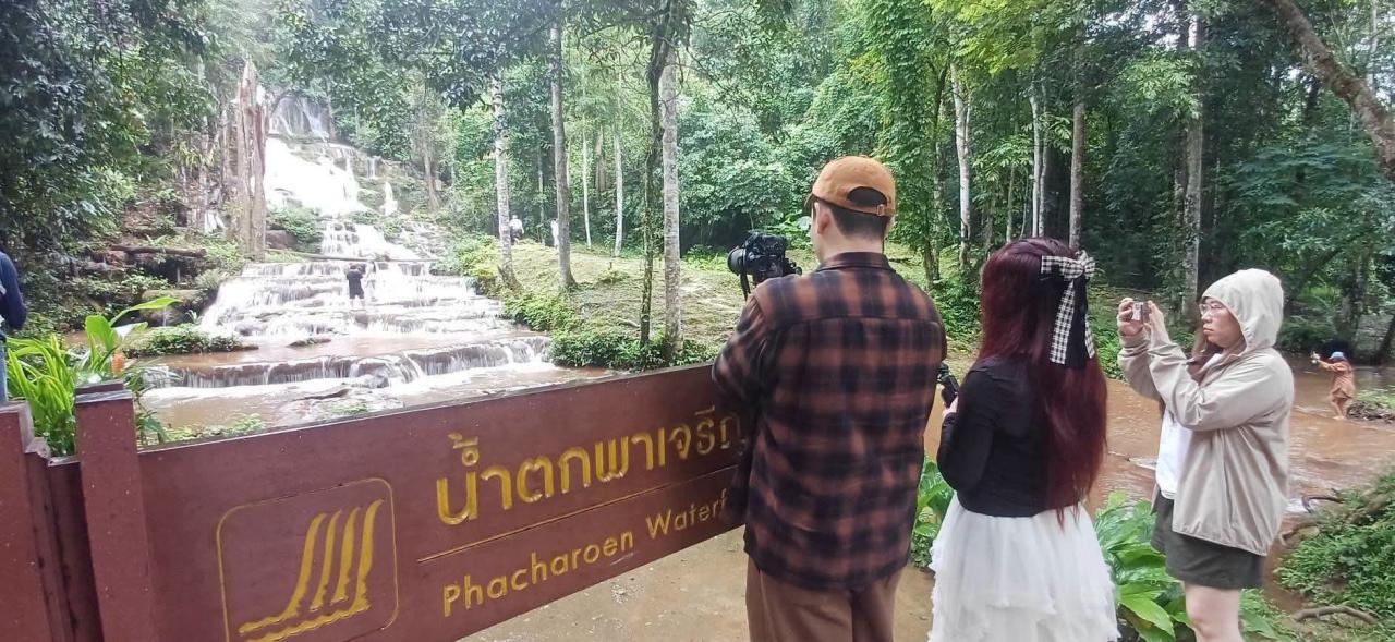 ททท.ภาคเหนือผนึกกำลัง ททท.ตาก ดึง อินฟู ทีมเพจดังลงพื้นที่ &ldquo;พบพระ&rdquo; เปิดมุมเที่ยวใหม่ โปรโมตธรรมชาติ&ndash;เกษตร&ndash;วิถีชุมชน หวังดันตากสู่จุดหมายปลายทางนักเดินทาง
