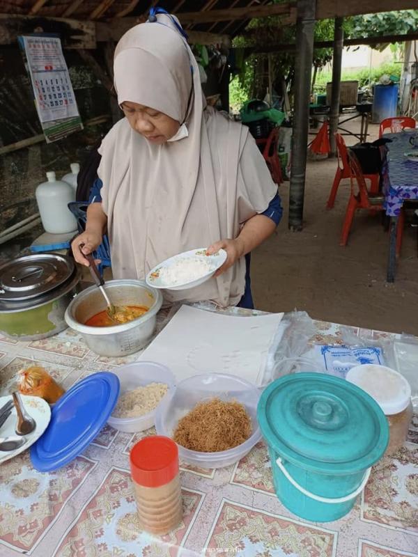รุ่งเช้า ชวนกินอาหารจานโบราณที่บ้านม่วงงาม: ข้าวยำน้ำเคย