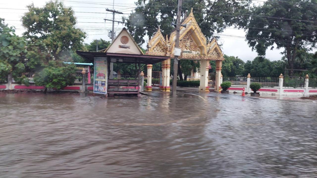 จังหวัดลพบุรีเตือนฝนตกหนักต่อเนื่อง
