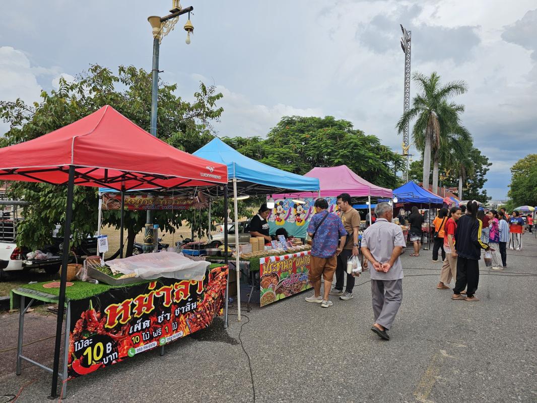 มวยดีสร้างสีสัน ให้กับตลาดนัด
