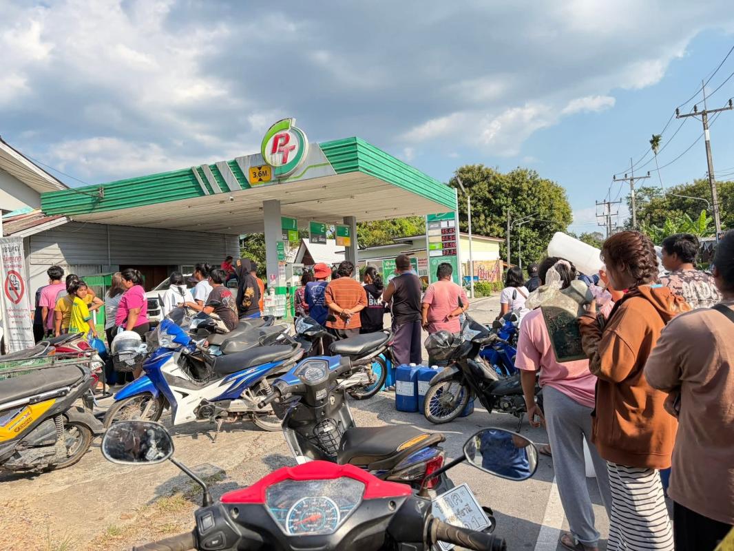 รอคิวเติมน้ำมันวิกฤตน้ำมันขาดแคลน