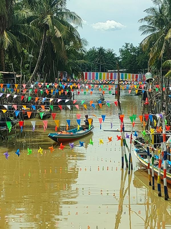 ชิมช้อปชมวิถีชุมชนริมน้ำคูเต่า
