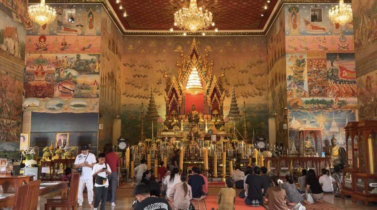 ความคึกคัก ณ วัดโพชัย (พระอารามหลวง) จังหวัดหนองคาย