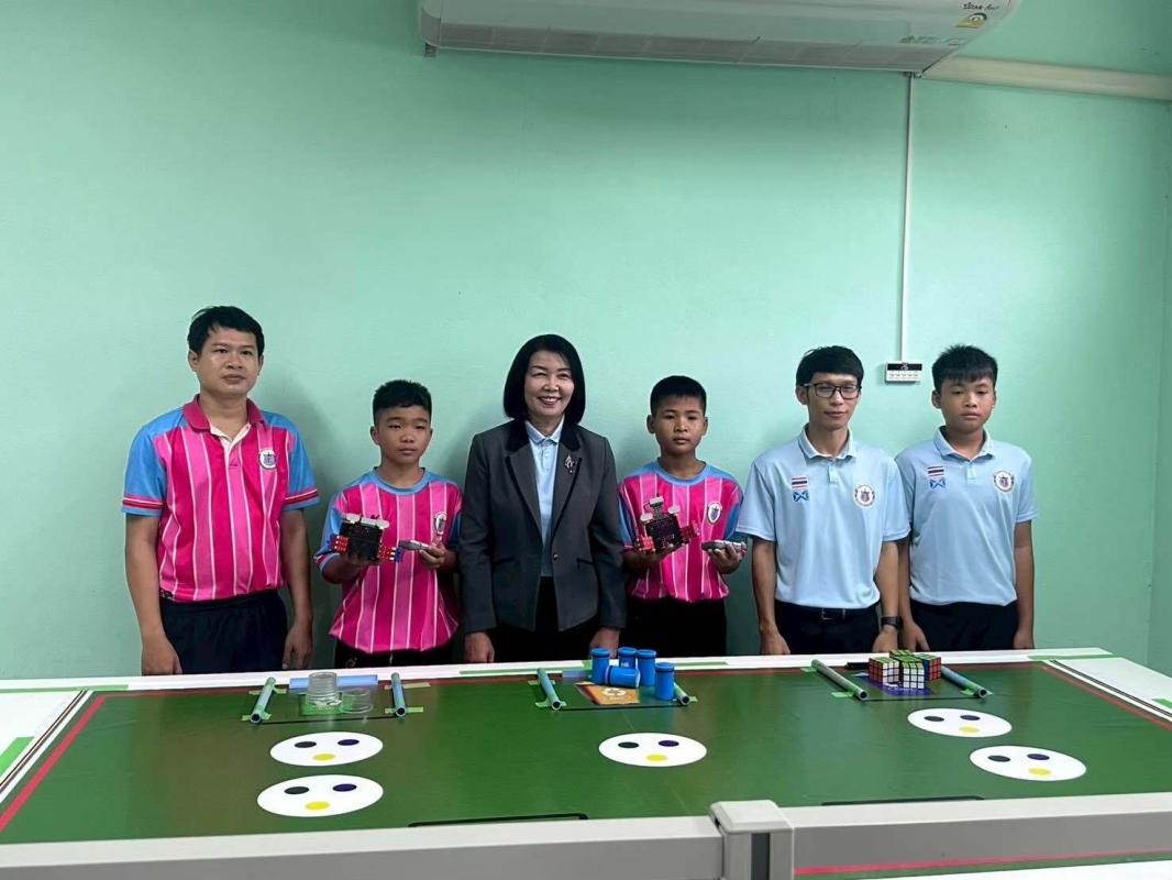 เปิดโลกนวัตกรรมห้องเรียนหุ่นยนต์: จากห้องเรียน &ldquo;นาถ่อนวิทยานุกูล&rdquo; สู่ความสำเร็จระดับประเทศ