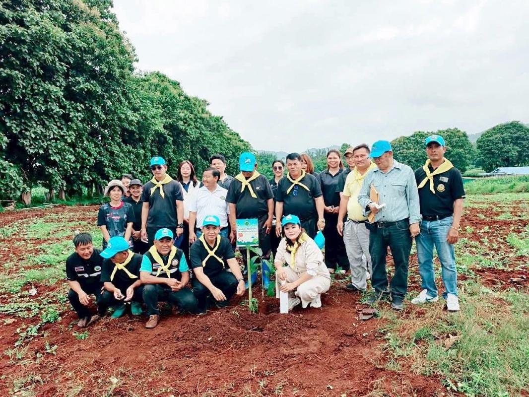 พบพระผนึกกำลังปลูกต้นไม้ Green Day เพิ่มพื้นที่สีเขียว ฟื้นฟูสิ่งแวดล้อม สู่ชุมชนยั่งยืน