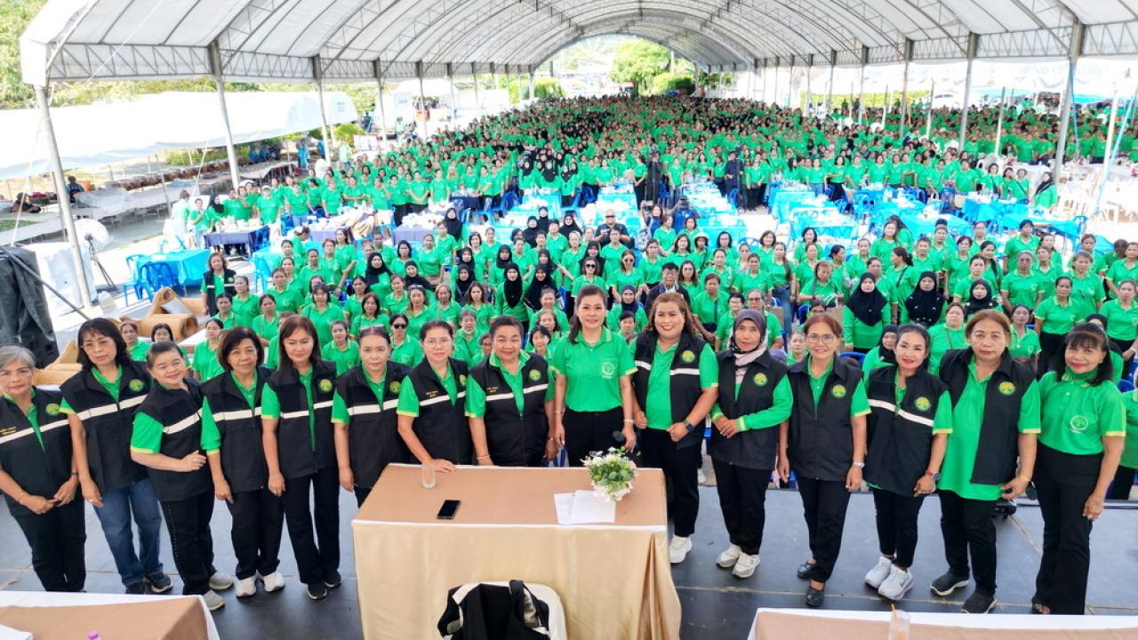 พังงา-จัดใหญ่ กลุ่มสตรีกว่า3,000คน เข้าร่วมโครงการส่งเสริมศักยภาพสตรี-แม่บ้าน สมาคมแม่บ้าน อบจ.พังงา มุ่งพัฒนาอาชีพ สร้างรายได้ และความเข้มแข็งชุมชน