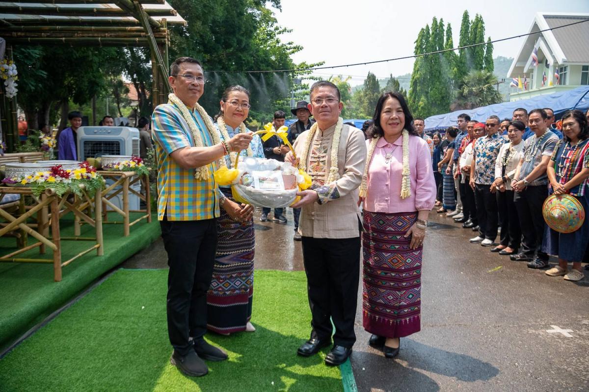 ประเพณีกั่นตอ ขอขมาและขอพรผู้ว่าแม่ฮ่องสอน