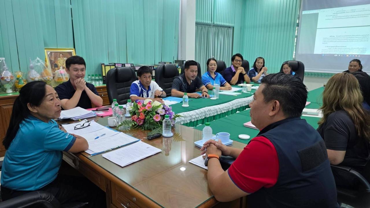 &ldquo;วราทิต ไชยนันทน์&rdquo; ร่วมถก -ร่วมประชุมหารือกับ
สหกรณ์การเกษตรอำเภอพบพระ