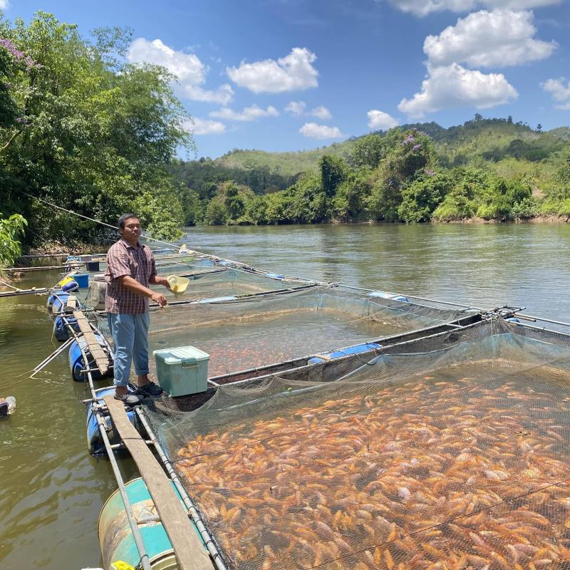 เกษตรกรผู้เพาะเลี้ยงสัตว์น้ำ