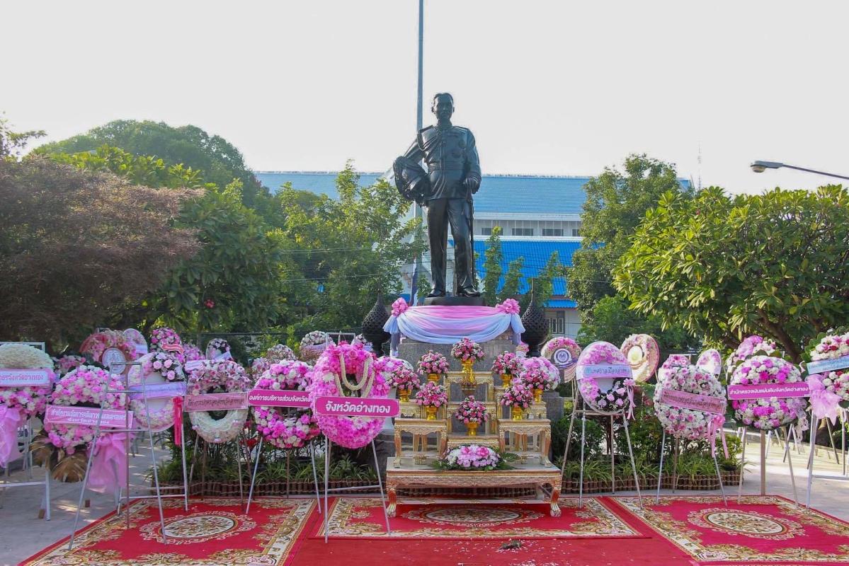 >>> วันปิยมหาราช เป็นวันที่ระลึกถึงพระมหาราชรัชกาลที่ 5 ของราชวงศ์จักรี พระมหากษัตริย์ผู้ทรงเป็นที่รักยิ่งของปวงชน <<<