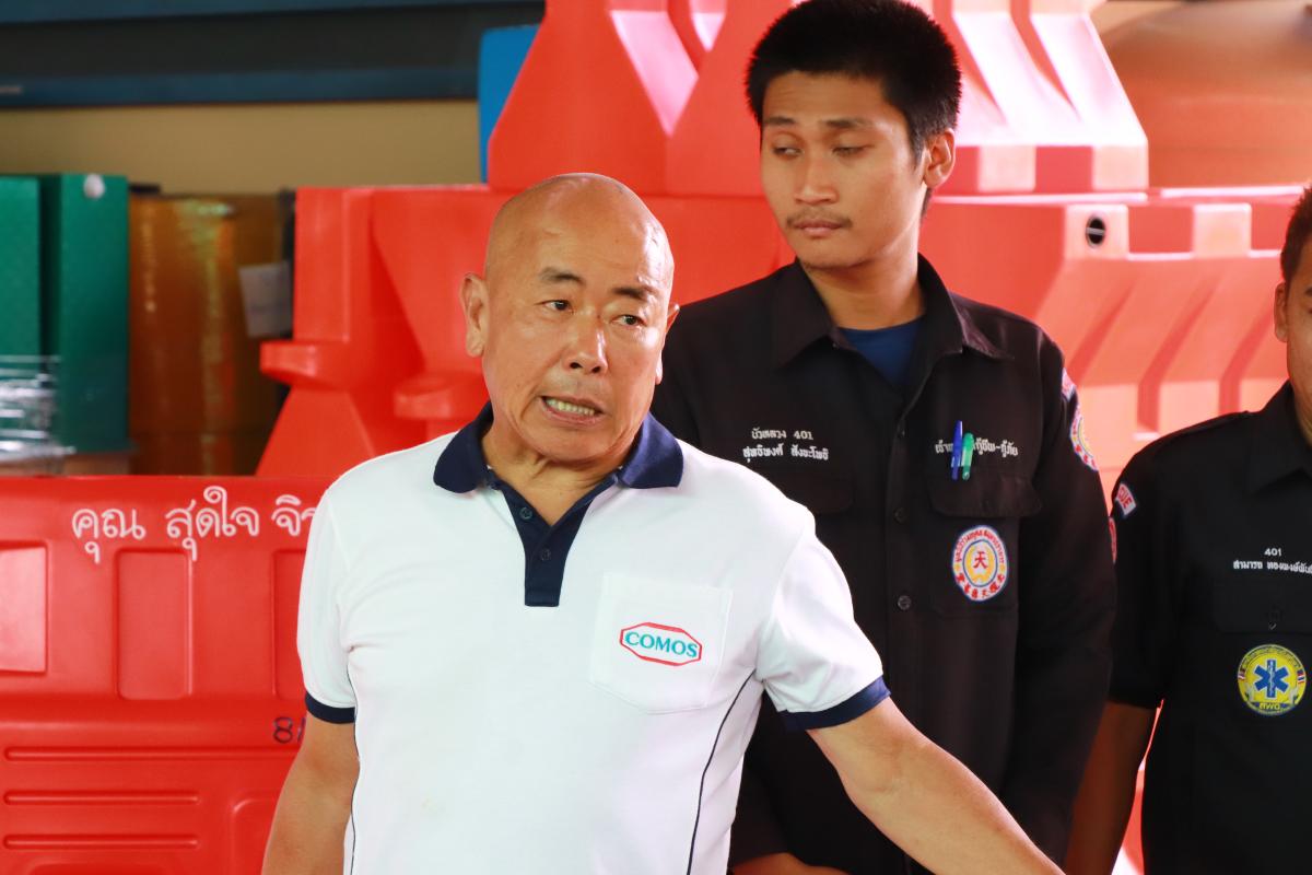 ประธาน กต.ตร.สภ.เมืองสมุทรปราการ มอบอุปกรณ์ แผงกั้นจราจรพลาสติก แบริเออร์ และกรวยจราจร ให้กับมูลนิธิร่วมกุศล สมุทรปราการ