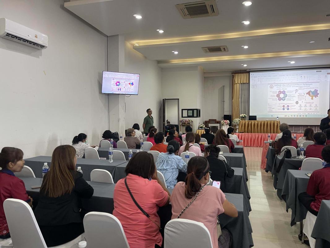 วิทยากรให้ความรู้แก่สตรีเทศบาลเมืองเก่า ในหัวข้อเรื่อง &ldquo; กฎหมายสิทธิประโยชน์ที่เกี่ยวข้องกับสตรีและครอบครัวและการเสริมสร้างศักยภาพในการพัฒนาตนเอง&rdquo;