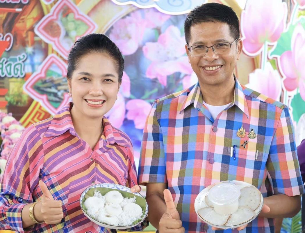 เทศบาลฉลุง ทำถึง พ่อเมืองสตูลเปิด ขนมพื้นบ้าน&rsquo;13