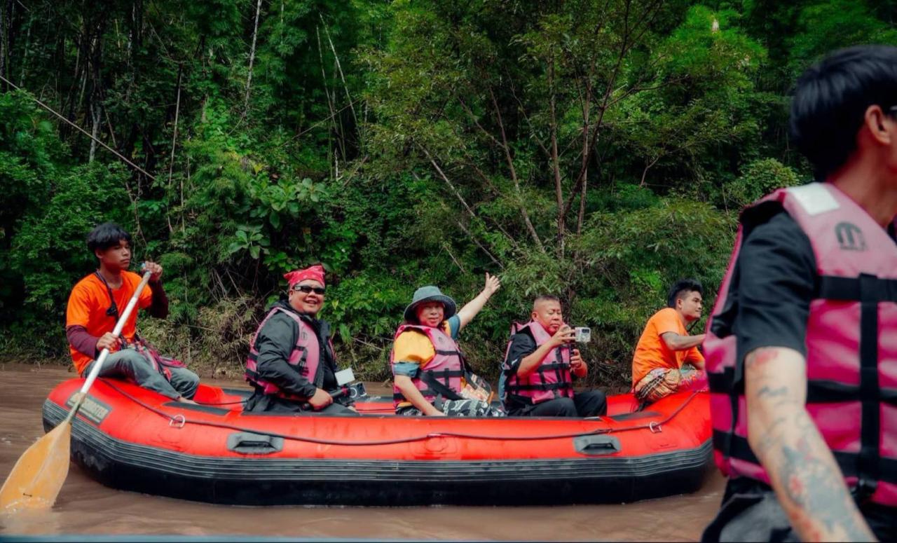 สุดฟิน! สาย Adventure ทางน้ำ ล่องแพยางลำน้ำแม่กลอง 13 กม. พิชิต “น้ำตกทีลอซู” ผอ.ททท.ตาก ชี้ช่วงนี้ธรรมชาติสวยที่สุด ชวนเที่ยวอุ้มผาง