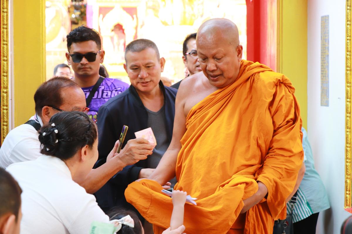 &rdquo;เจ้าคุณแจ้ &ldquo;เป็นประธานดำเนินโครงการอุปสมบทหมู่เฉลิมพระเกียรติ เพื่อถวายเป็นพระราชกุศล สมเด็จพระกนิษฐาธิราชเจ้า กรมสมเด็จพระเทพรัตนราชสุดาฯ สยามบรมราชกุมารี จำนวน 28 รูป