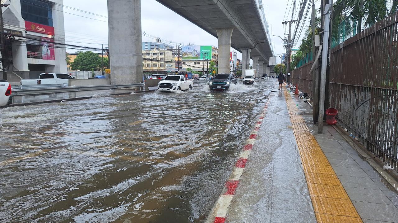 บันทึกภาพเหตุการณ์น้ำท่วม ณ สวนพระนคร ลาดกระบังวันที่ 26 กันยายน 2026