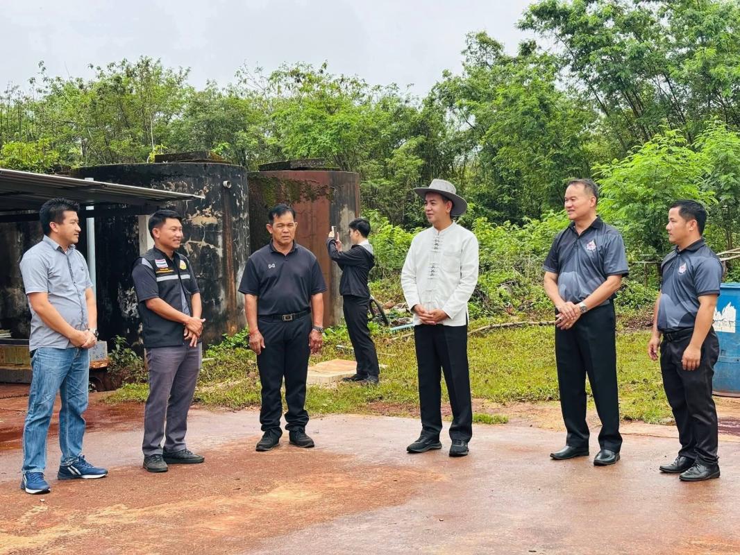&ldquo;นายอำเภอพบพระ&rdquo; ลงพื้นที่ติดตามสถานการณ์น้ำป่าทะลักท่วมโรงเรียนรวมไทยพัฒนา 4 และหมู่บ้านทหารผ่านศึก เร่งสำรวจความเสียหาย-ช่วยเหลือประชาชน