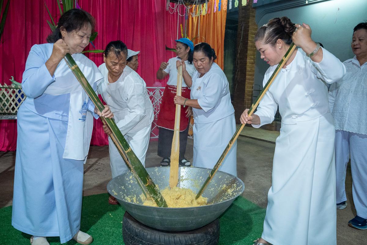วัดพระธาตุดอยกองมู สืบสานประเพณีปอยต่างซอมต่อหลวง