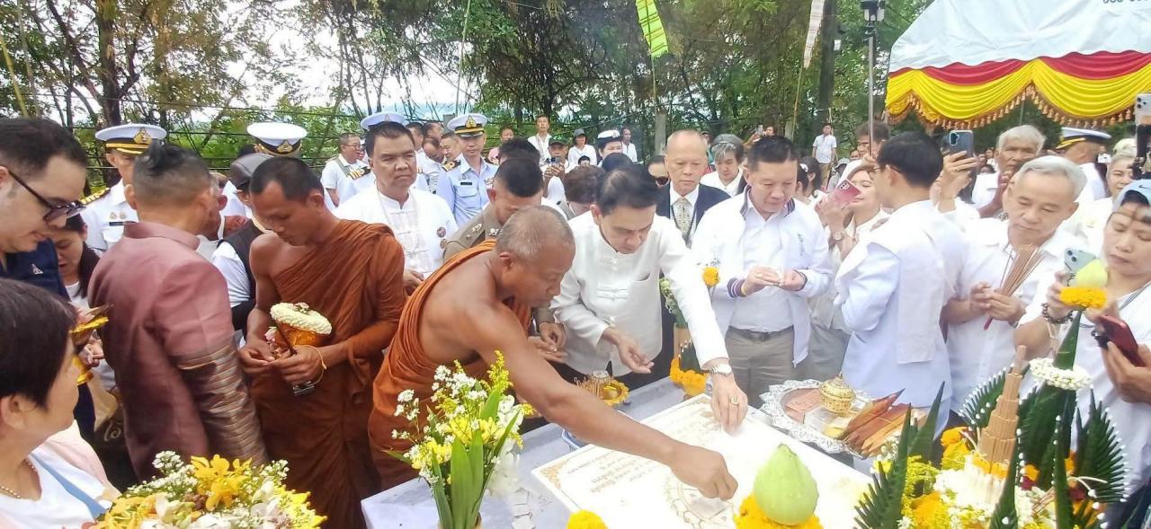 ชาวตากกว่า 1,000 คน ร่วม “สวดมนต์เพิ่มกำลังแผ่นดิน” รวมพลังศรัทธา เตรียมพิธีวางศิลาฤกษ์ฐานสมเด็จพระเจ้าตากสินมหาราช