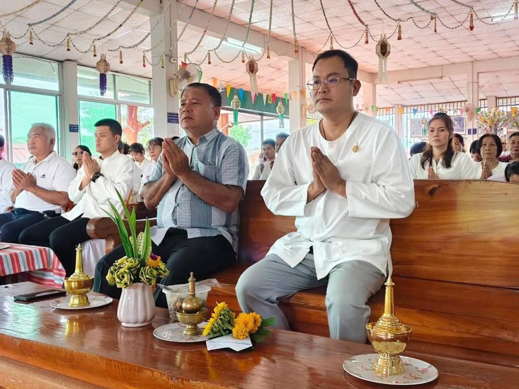 อ.น้ำปาด พิธีทำบุญตักบาตร โครงการ &ldquo;นายอำเภอพาเข้าวัด ประจำปี 2569 &rdquo;