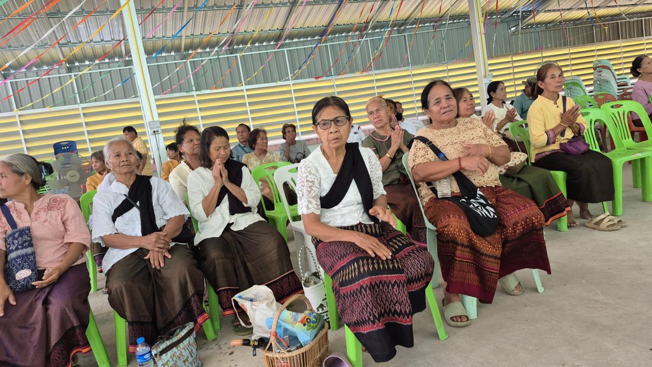 พลังศรัทธา "คนกวย" โพธิ์กระสังข์ ยกทัพโรงทาน-ผ้าป่า ตอบแทนน้ำใจวัดสลักใด[มีคลิป]