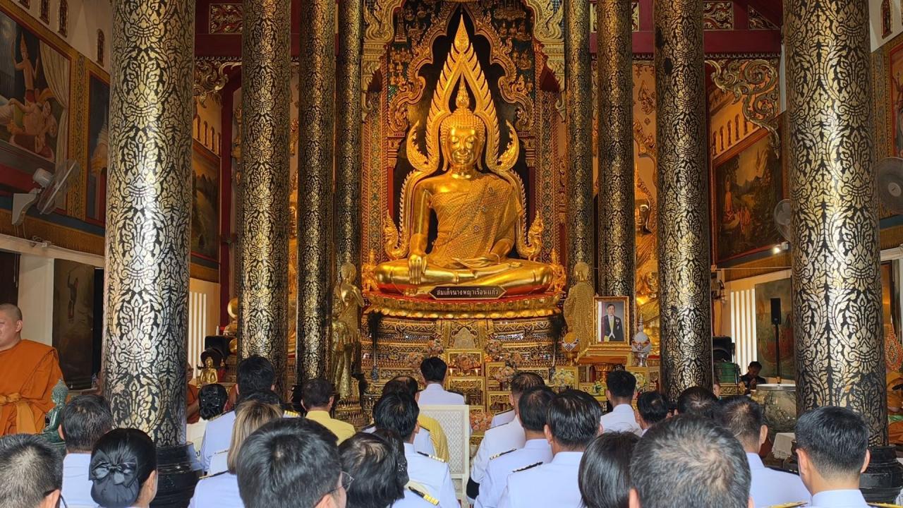 พิษณุโลก วัดนางพญาจัดพิธีเฉลิมพระเกียรติ ในหลวงพระราชทานผ้าไตร 12 ไตร