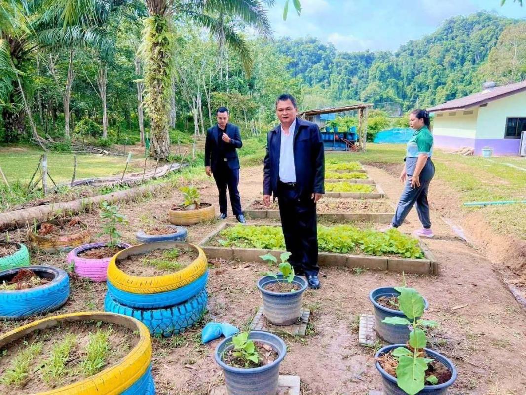 ผอ.สพป.สงขลา2 เดินตามเส้นทางกองทุนอาหารกลางวัน เติมคุณภาพให้ทุกมื้อ นร.