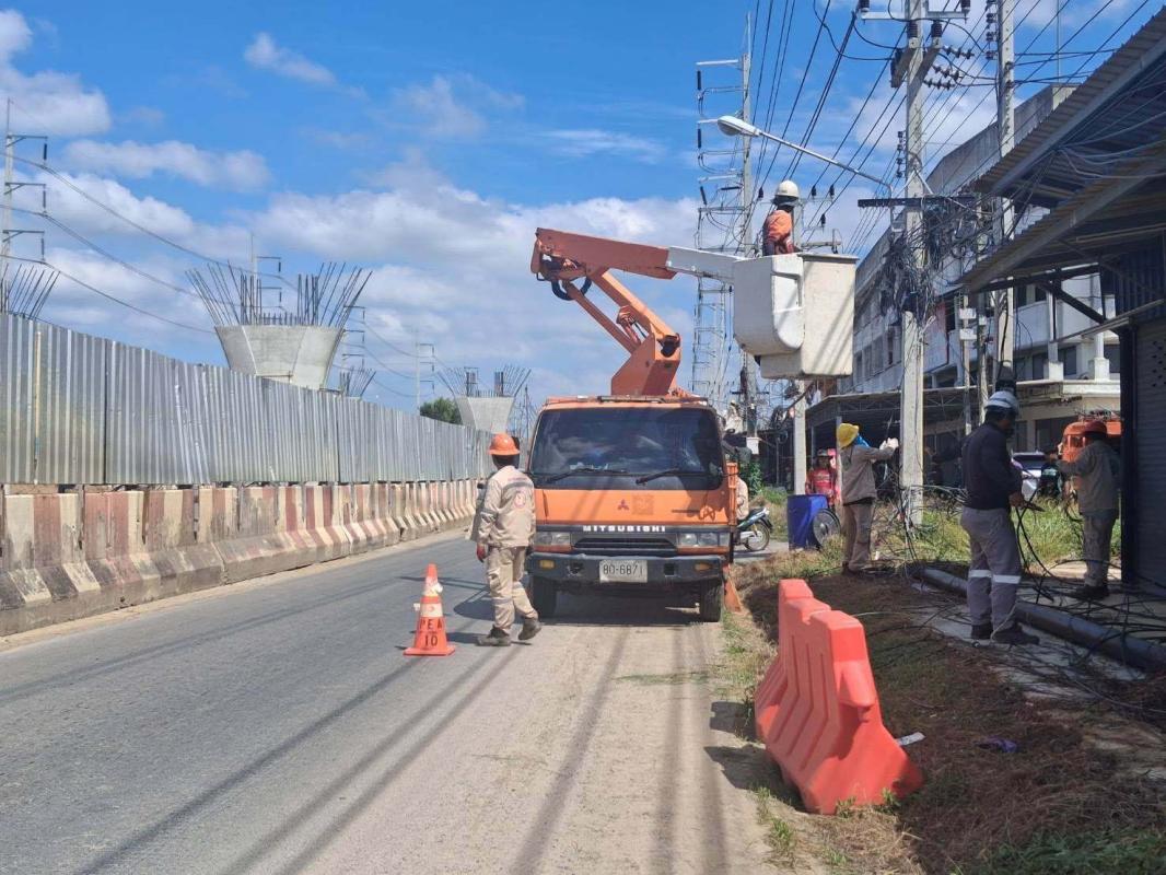 >>> เร่งจัดระเบียบสายสื่อสารแยกป่างิ้ว <<<