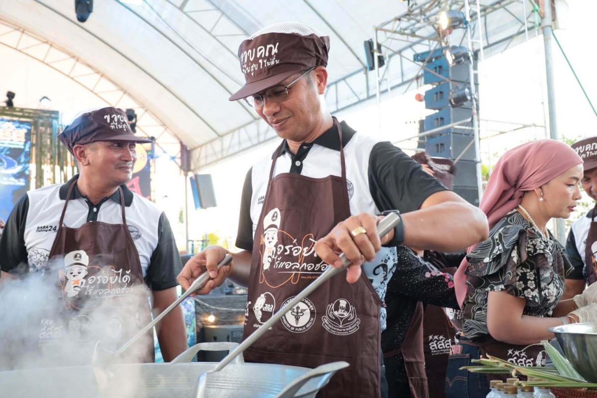 ผวจ.สตูล เปิดงาน แข่งขันตกปลาบาราฟิชชิ่งคัพ ครั้งที่ 24 และมหกรรมอาหารสะอาด ปลอดภัยฯ