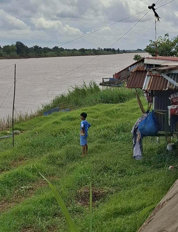 วิถี "เด็ก" ริมแม่น้ำโขง จ.นครพนม