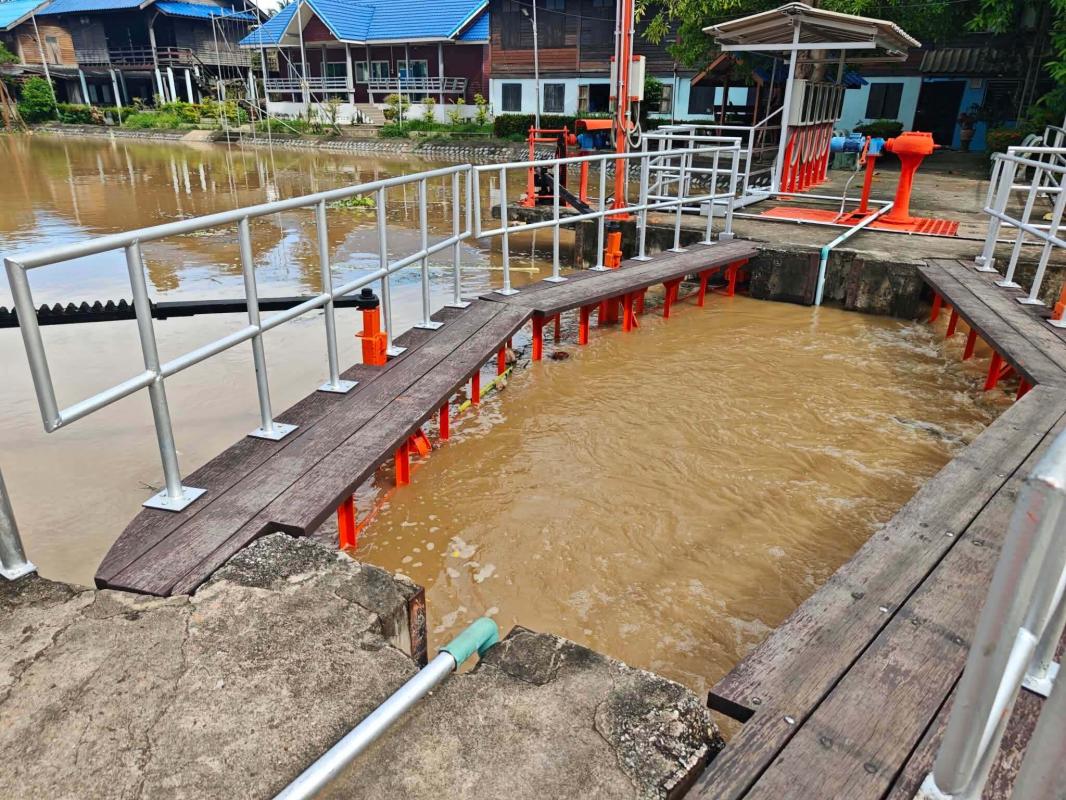 ประตูน้ำบางนกแขวก