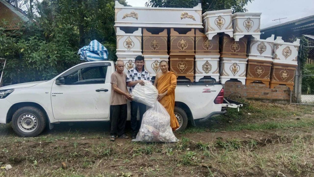 พระครูหิรัญศุภธาดา มอบโลงศพ 40 ชุด ช่วยผู้ยากไร้ในแม่ฮ่องสอน