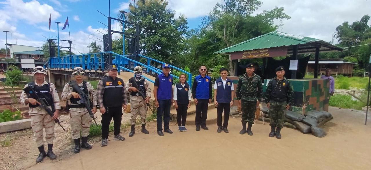 รองผู้ว่าฯ ตาก ลุยชายแดนพบพระ ตรวจเข้มแนวสกัดยาเสพติด ย้ำบูรณาการทุกภาคส่วน ปิดช่องทางลำเลียงสิ่งผิดกฎหมาย สร้างเกราะป้องกันชุมชนชายแดน