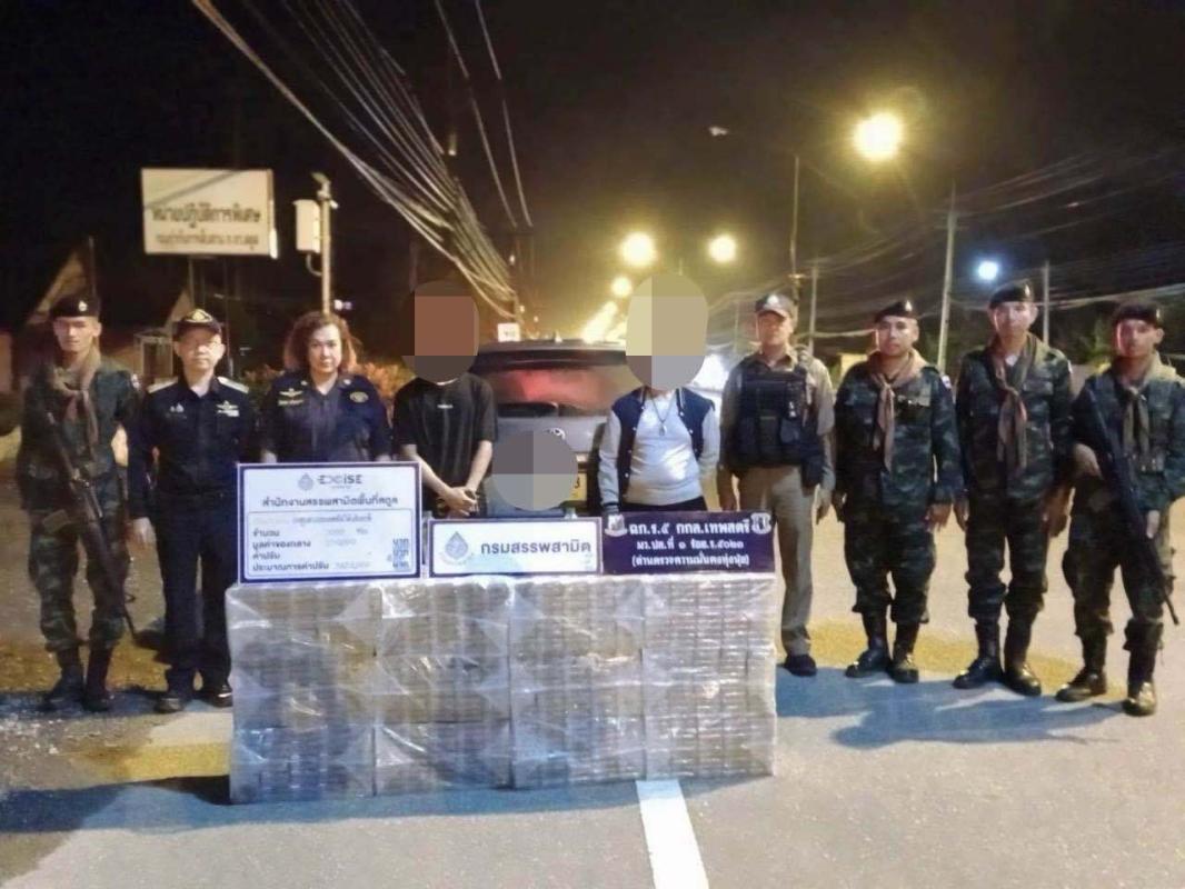 สตูล แตะมือ จนท.ร่วมจับกุม ปตห.ขนบุหรี่หนีภาษีเข้าประเทศ