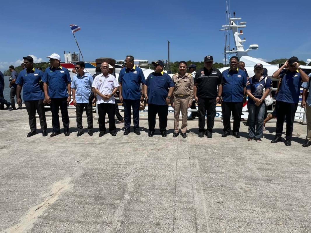 มุขมนตรี รัฐเปอร์ลิส ขน ภาครัฐเอกชน ทดลองนั่งเรือเฟอร์รี่ ตำมะลัง-กัวลาเปอร์ลิส