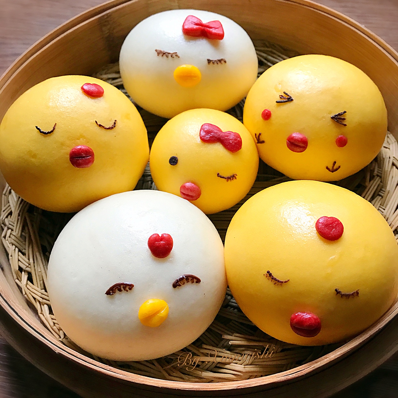 过年在家一起做热呼呼的小鸡馒头吧