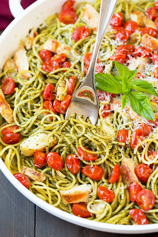 一吃就爱上了～香味浓郁的青酱鸡肉意大利面