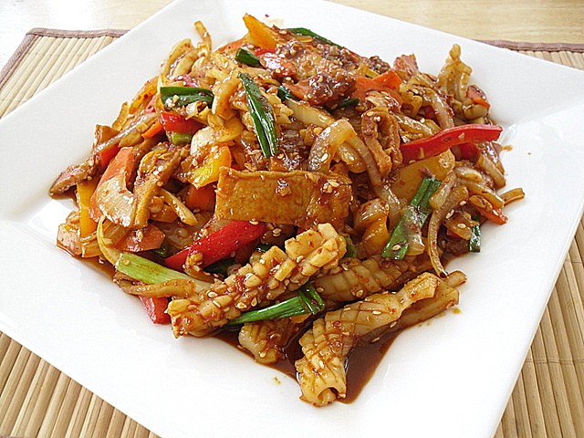 三色椒炒鮮魷