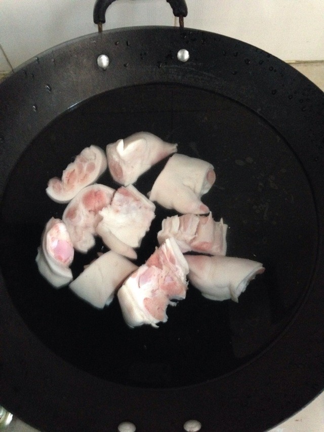 黃豆花生豬腳湯