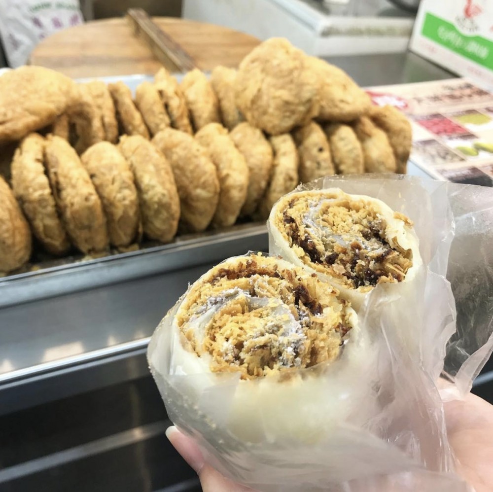 每100克的大餅包小餅便有375卡路里、超過16克的脂肪,相當於超過一整湯匙的油量。