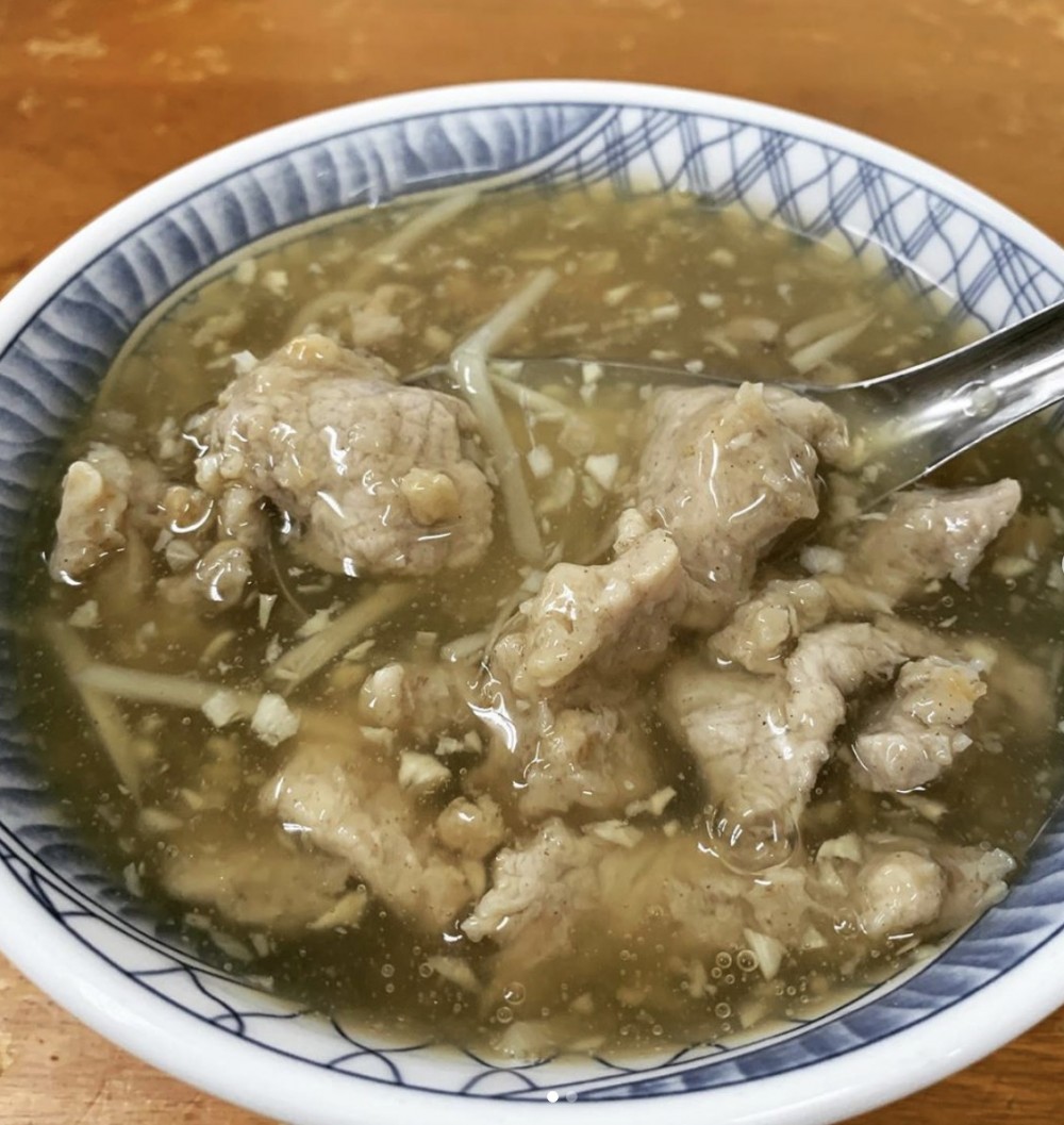 肉羹是混合豬肉、豬油、澱粉及調味料而製成。