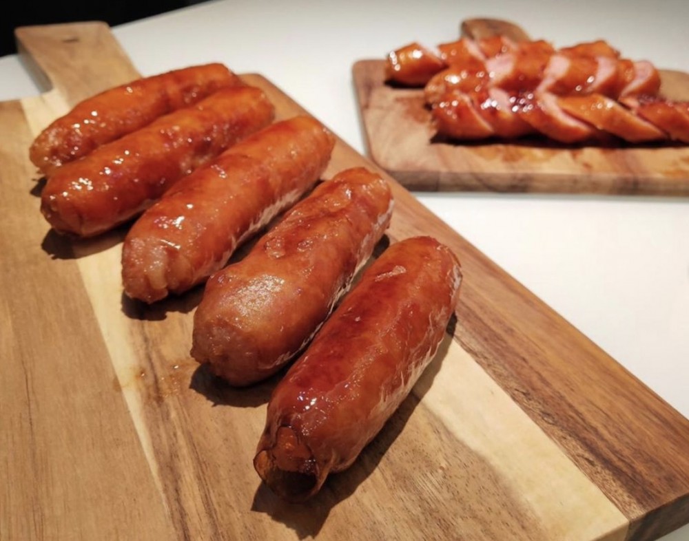 蒜味香腸是加工食品,有大量調味料和食物添加劑。