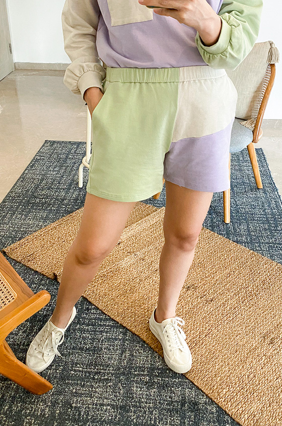 Shorts Green Colorblock Adita | COTTONINK