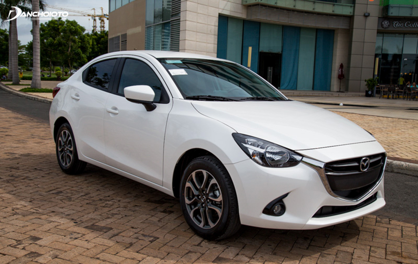 Mazda 2 2015 cũ không khác nhiều so với đời mới nhất