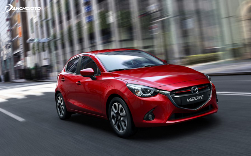 Mazda 2 2015 sở hữu một diện mạo hoàn toàn mới mẻ, đẹp hơn, sang trọng hơn