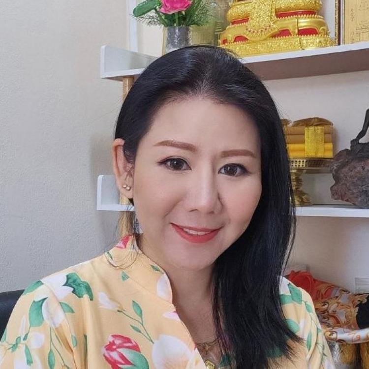 รูปโปรไฟล์ของ หมอแป๋ม ไพ่รู้ใจ