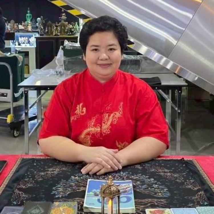 รูปโปรไฟล์ของ แม่หมอใหม่