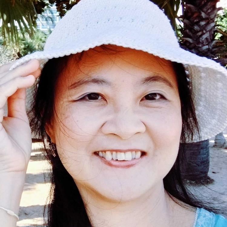 รูปโปรไฟล์ของ happy hua tarot